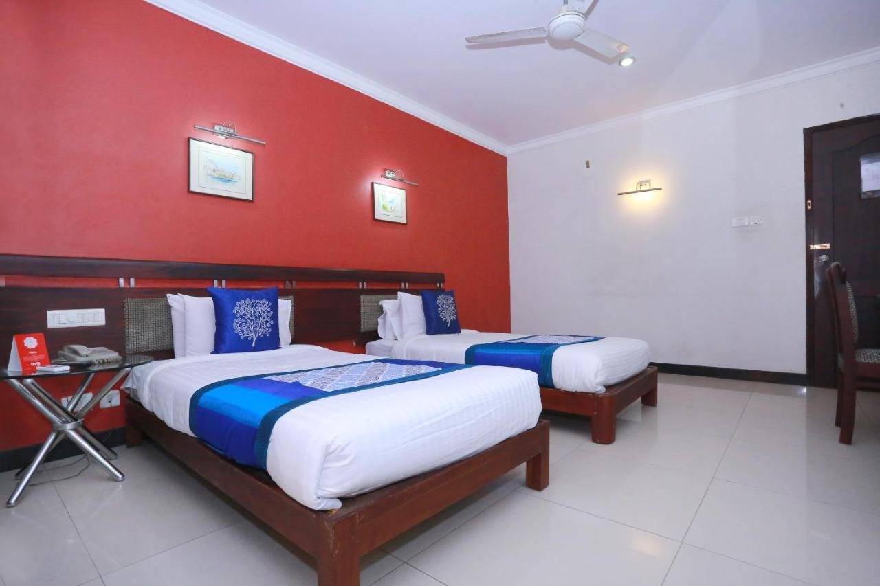 Oyo 8892 Kadambari Regency Hotell Angamali Eksteriør bilde