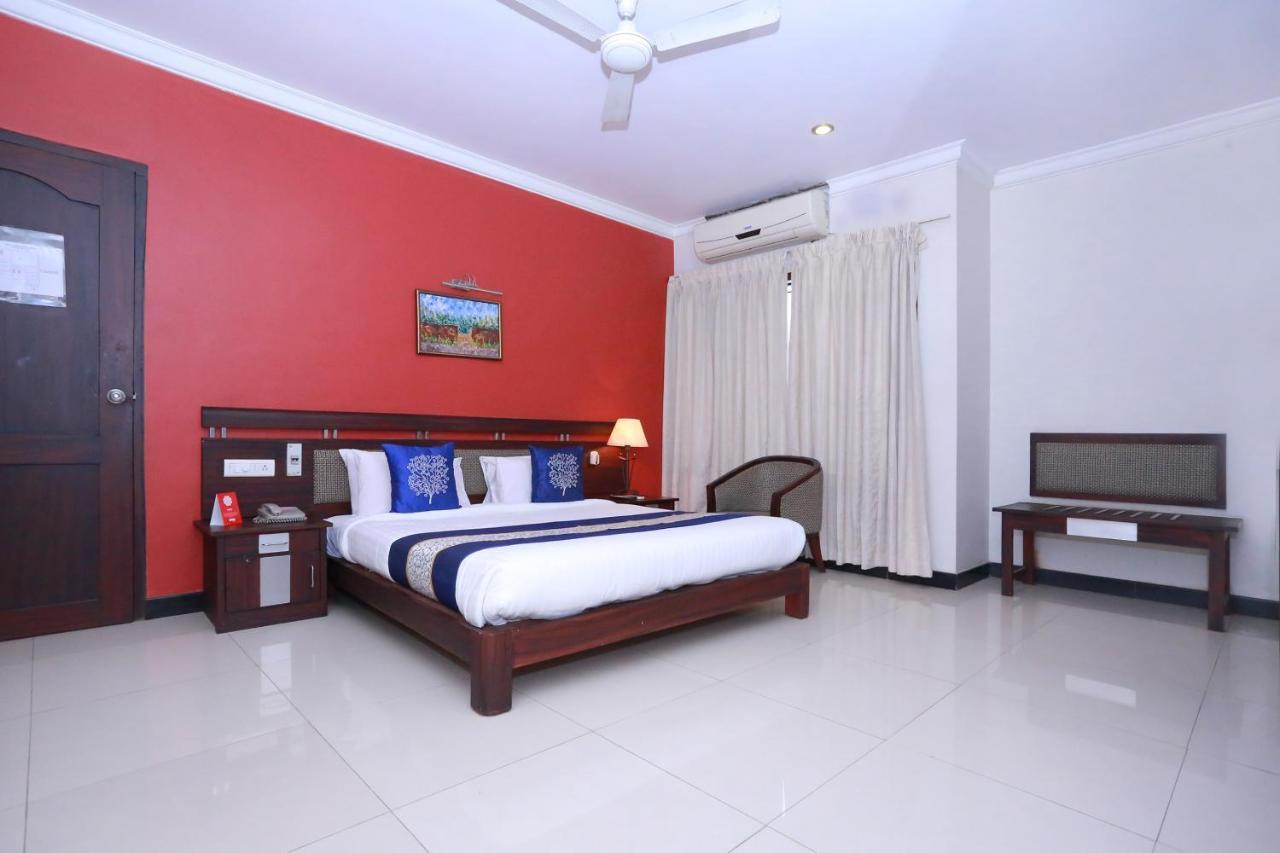 Oyo 8892 Kadambari Regency Hotell Angamali Eksteriør bilde